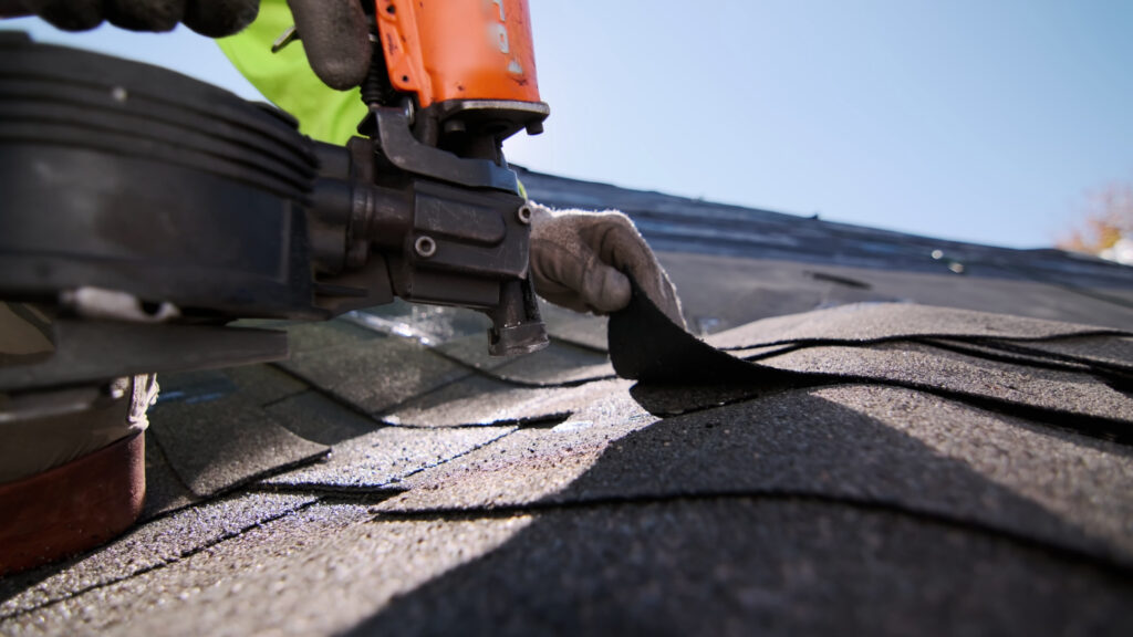 roofer repair shingle